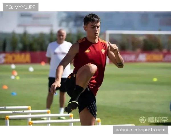 迪巴拉训练完直接去吃冰淇淋，这自律人设是不是有点绷不住了？